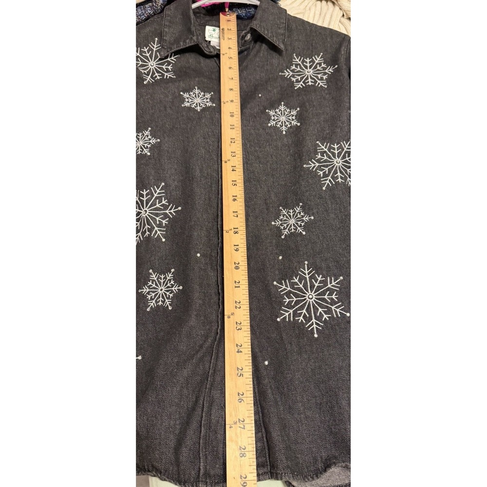 Quacker Factory Snowflake Rhinestone Embroidered Denim Shirt Holiday Small - Picture 9 of 9